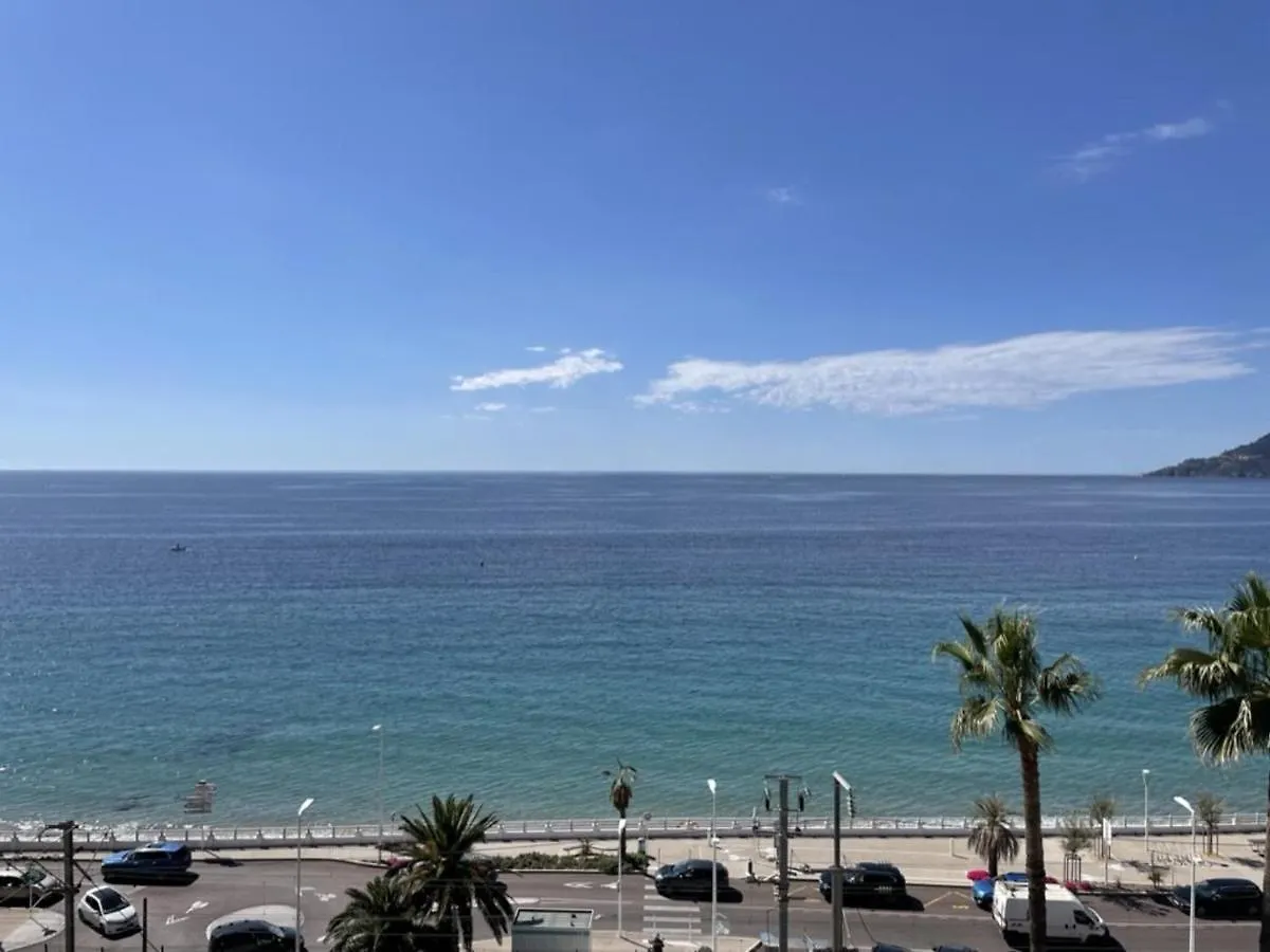 Studio Cabine Avec Terrasse, Piscine Et Parking Pres De La Plage Cannes La Bocca - Fr-1-609-74 0*,  فرنسا